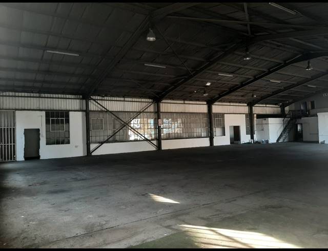 1,025M² FACTORY TO LET IN NEW GERMANY